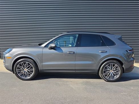 New 2026 Porsche Cayenne image 2