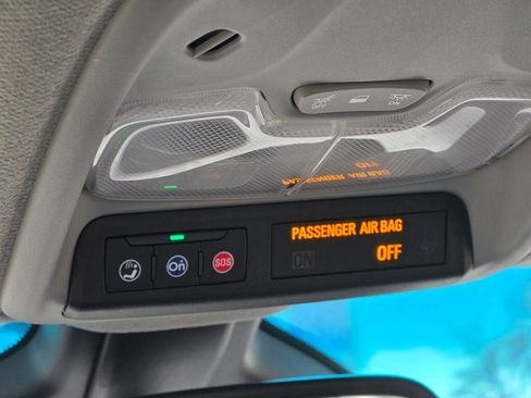 Used 2022 Chevrolet Bolt LT w/ Infotainment Package image 21