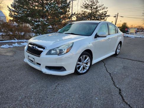 Used 2014 Subaru Legacy 2.5i Premium image 2