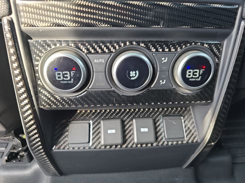 Used 2023 Land Rover Defender 110 V8 image 12