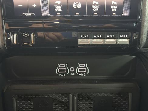 New 2026 RAM 2500 Laramie AWD/4WD image 15