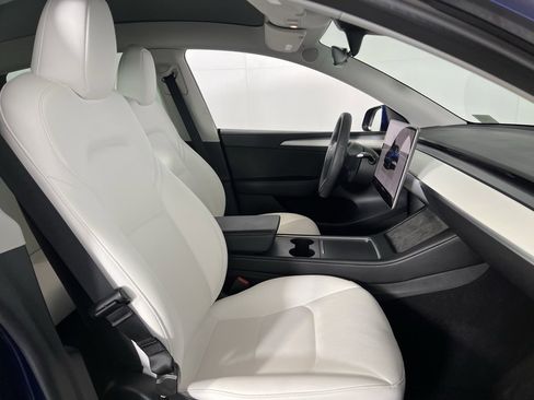 Used 2023 Tesla Model Y Long Range image 31