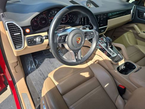 Used 2021 Porsche Cayenne AWD/4WD image 4