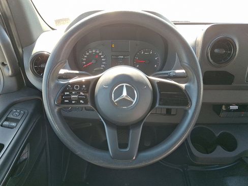 Used 2022 Mercedes-Benz Sprinter 144 Cargo image 19