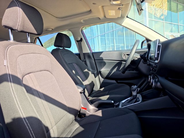 Certified 2024 Hyundai Venue SEL FWD image 9
