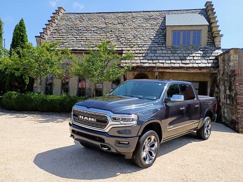 Used 2019 RAM 1500 Limited RWD image 1
