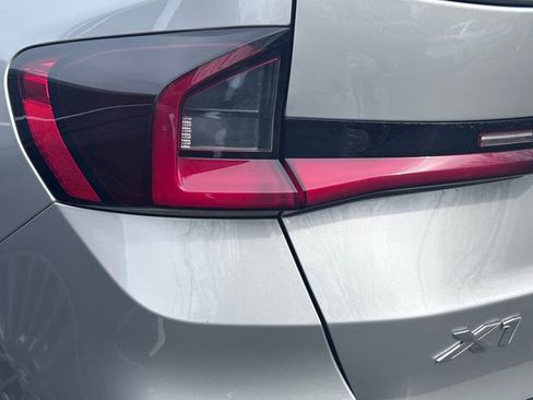 Used 2026 BMW X1 xDrive28i image 9