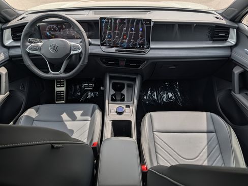 New 2026 Volkswagen Tiguan SE R-Line AWD/4WD image 8