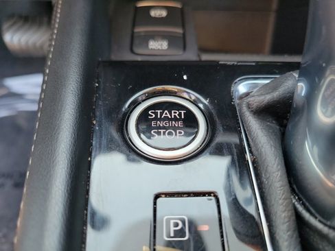 Used 2021 Nissan Kicks SR FWD image 33