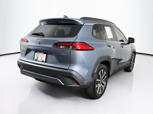 Used 2023 Toyota Corolla Cross XLE w/ Convenience Package FWD image 10