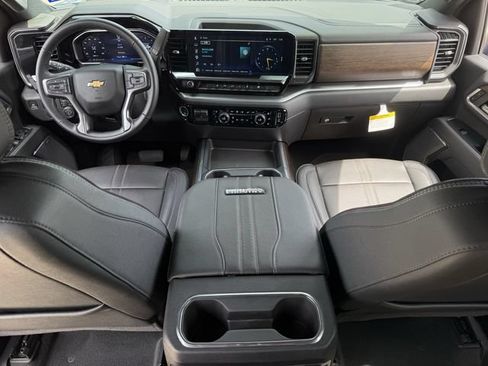 Used 2026 Chevrolet Silverado 2500 High Country w/ Technology Package AWD/4WD image 13