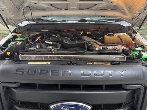 Used 2014 Ford F550 4x4 Crew Cab Super Duty image 40