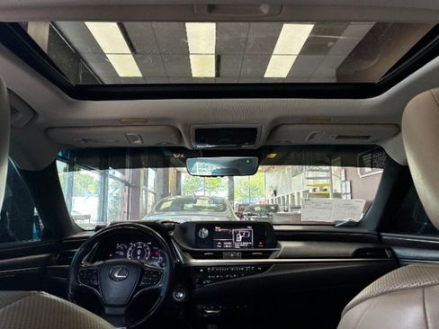 Used 2019 Lexus ES 350 w/ Premium Package FWD image 26