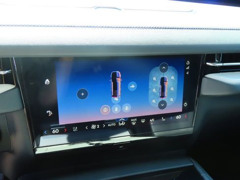 New 2026 Lincoln Navigator Premiere image 30