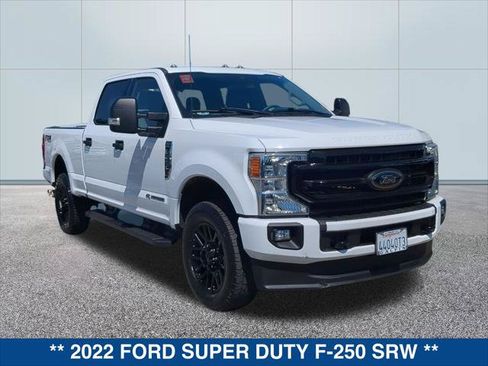 Used 2022 Ford F250 XLT w/ Black Appearance Package AWD/4WD image 7