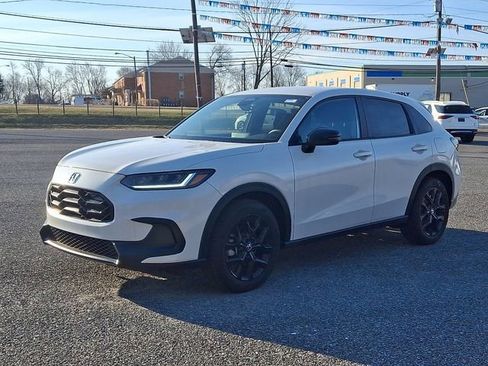 Certified 2025 Honda HR-V Sport image 3