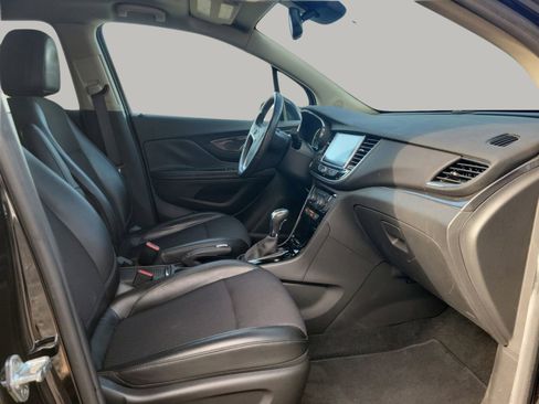 Used 2021 Buick Encore Preferred image 11