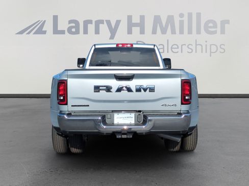 New 2026 RAM 3500 Big Horn AWD/4WD image 4