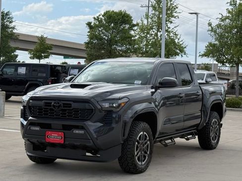 Used 2025 Toyota Tacoma TRD Sport image 8