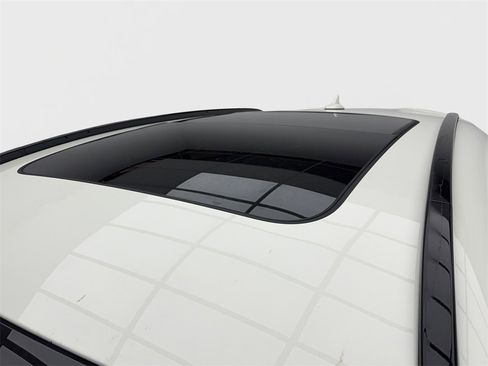 Used 2021 Maserati Levante S GranSport image 13