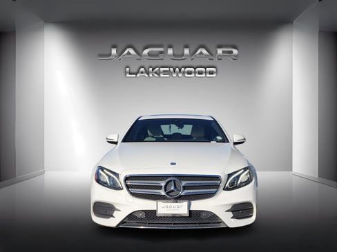 Used 2017 Mercedes-Benz E 300 4MATIC image 6