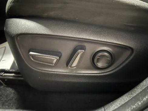 Used 2022 Toyota RAV4 XLE image 16