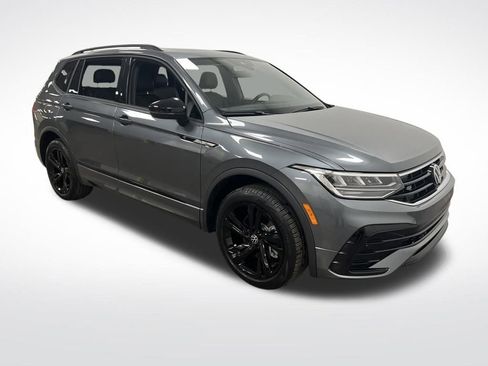 Used 2023 Volkswagen Tiguan SE R-Line image 10