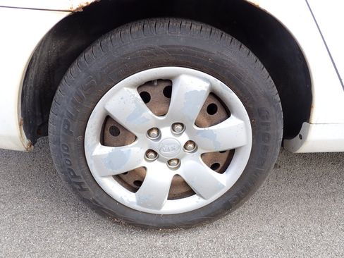 Used 2008 Kia Optima LX image 15