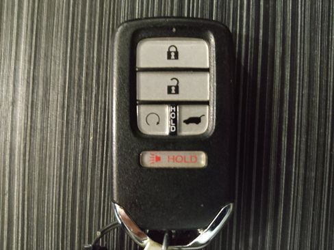 Used 2016 Honda Pilot Touring image 32