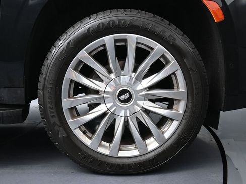 Used 2023 Cadillac Escalade ESV Premium Luxury image 13