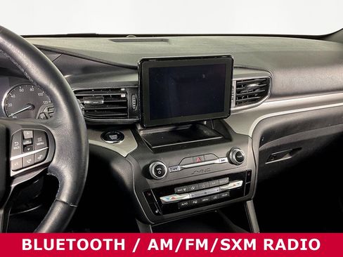 Used 2020 Ford Explorer XLT w/ Equipment Group 202A image 10