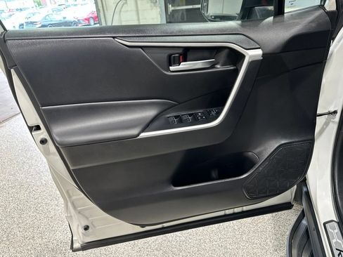 Used 2022 Toyota RAV4 XLE Premium FWD image 11