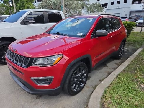 Used 2021 Jeep Compass Latitude FWD image 10