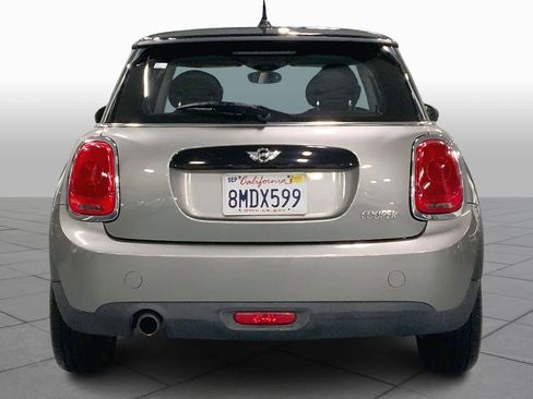 Used 2017 MINI Cooper 2-Door Hardtop image 4