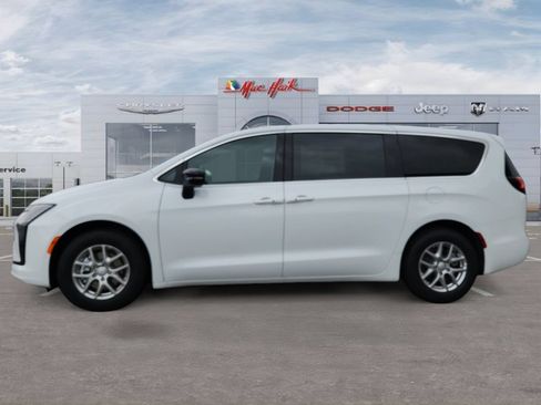 New 2027 Chrysler Pacifica Select FWD image 2