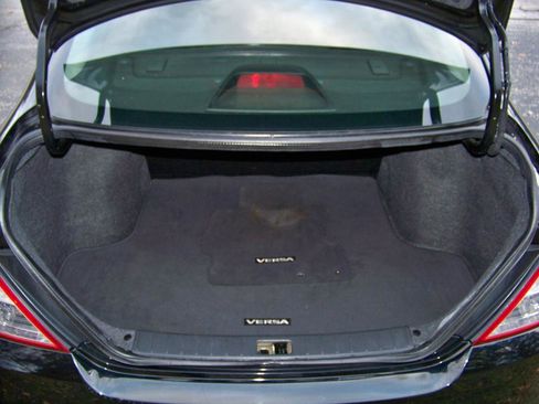 Used 2019 Nissan Versa S FWD image 14