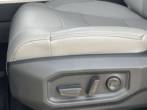 New 2026 Toyota Tundra Limited AWD/4WD image 17
