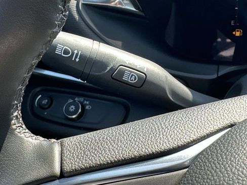 Used 2024 Buick Envista Sport Touring w/ Convenience I Package FWD image 24