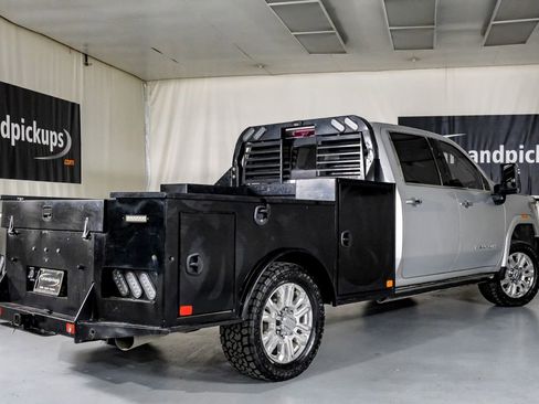 Used 2023 GMC Sierra 3500 Denali w/ Denali Ultimate Package AWD/4WD image 8