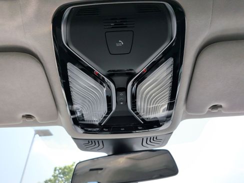 Used 2016 BMW 740i RWD image 28