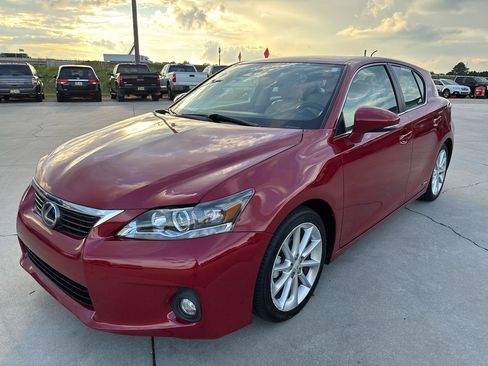 Used 2013 Lexus CT 200h w/ Premium Pkg w/Backup Camera FWD image 8