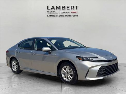 Used 2026 Toyota Camry LE FWD image 7