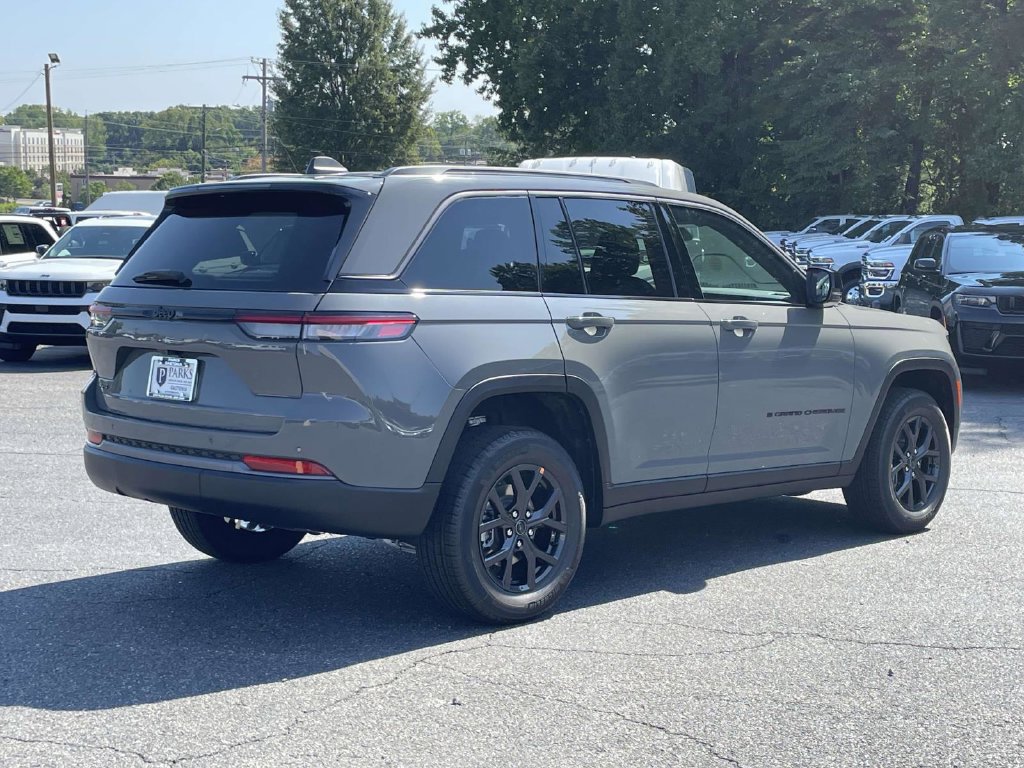New 2027 Jeep Grand Cherokee Altitude AWD/4WD image 8