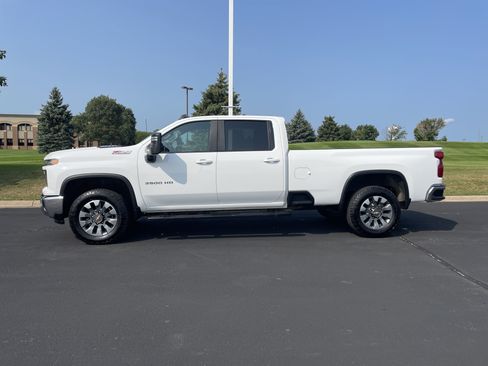 Used 2025 Chevrolet Silverado 3500 LT w/ All Star Edition AWD/4WD image 2