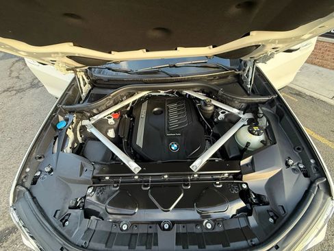 Used 2021 BMW X7 xDrive40i w/ M Sport Package image 26