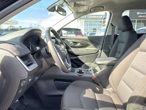 Used 2024 GMC Terrain SLE w/ Driver Convenience Package FWD image 13