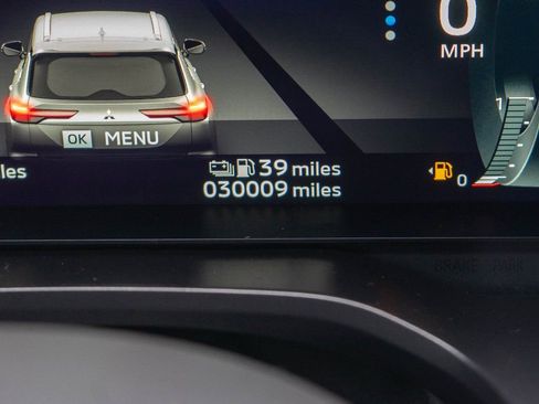 Used 2024 Mitsubishi Outlander 4WD Plug-In Hybrid image 22