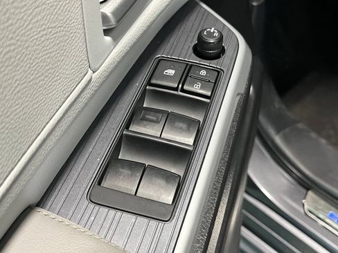 Used 2025 Toyota Sienna XLE w/ XLE Plus Package AWD/4WD image 35