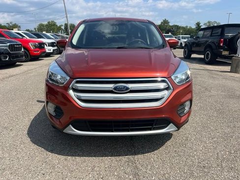 Certified 2019 Ford Escape SE FWD image 2