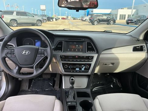 Used 2017 Hyundai Sonata SE FWD image 12